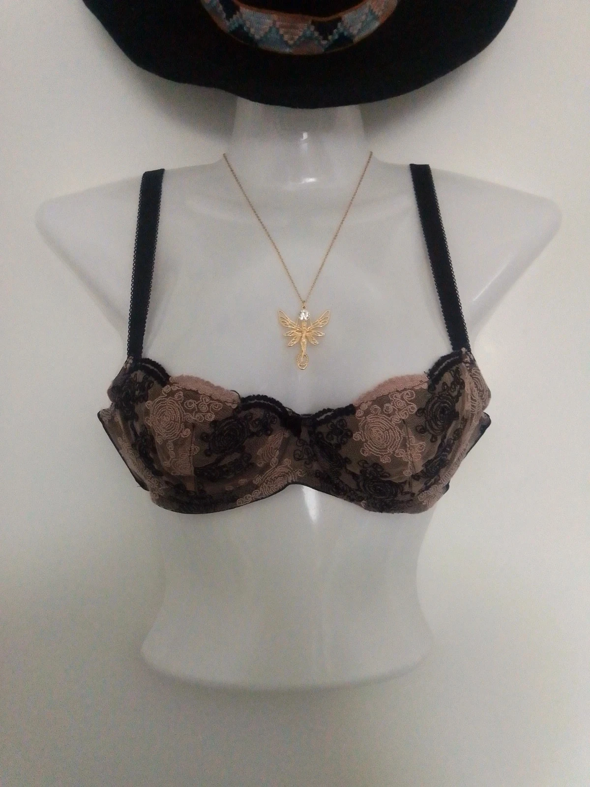 Joli soutien gorge noir 80A